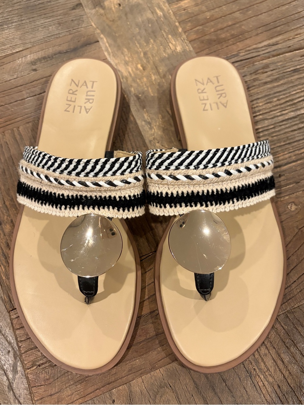 Naturalizer Frankie Black‎ White Woven Thong Sandal Medallion Flat Boho 8.5 M